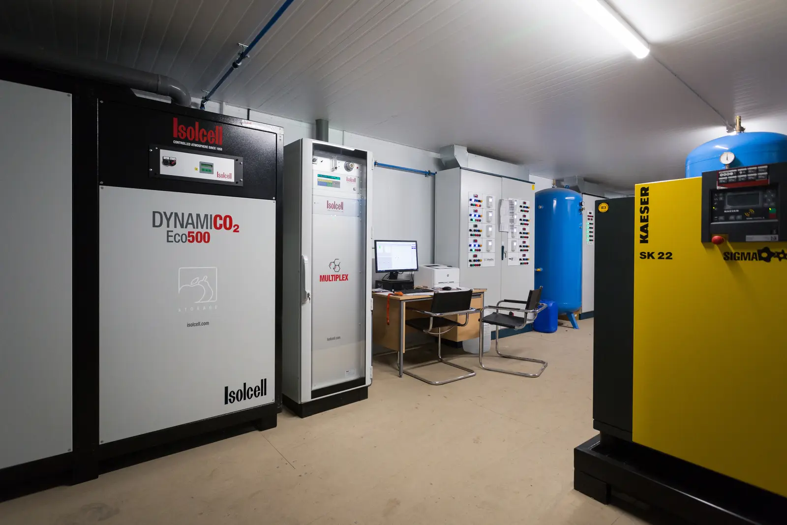 Isolcell DynamiCO2 DCA equipment in a plant room installed by UKCA