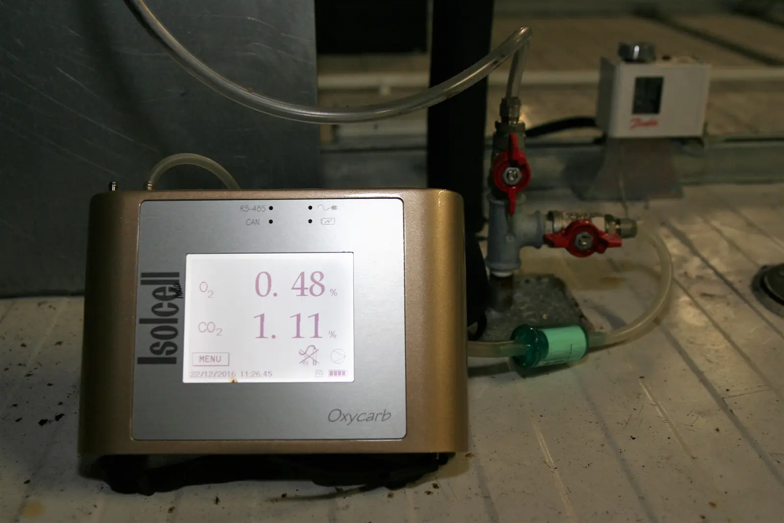 Isolcell Oxycarb portable gas analyser
